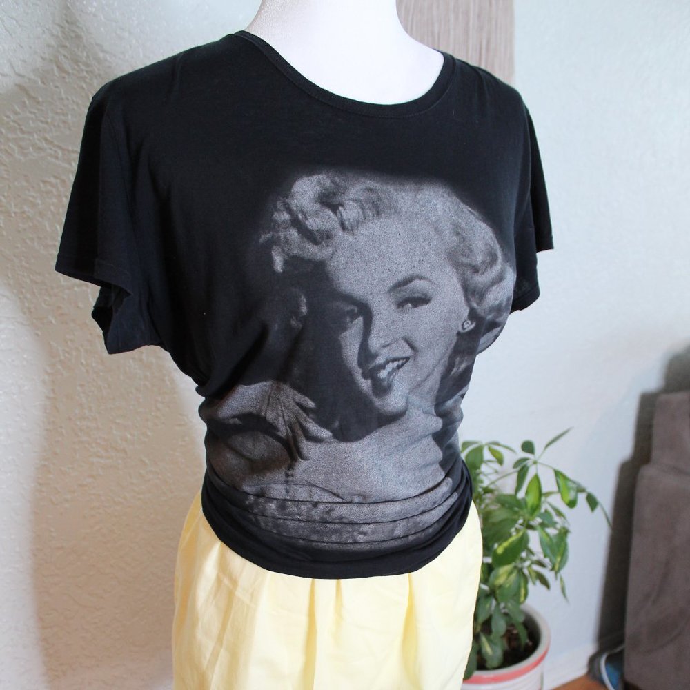 Marilyn Monroe Graphic Tee T-Shirt - Picture 2 of 3